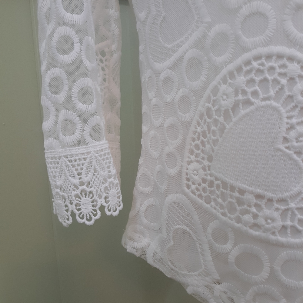 Lauren Michelle lace hearts top blouse sz small *G - Picture 3 of 6